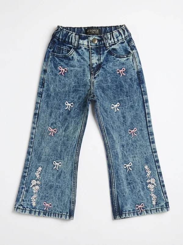 Pants_flat_lay_product_photo_202607011552_1